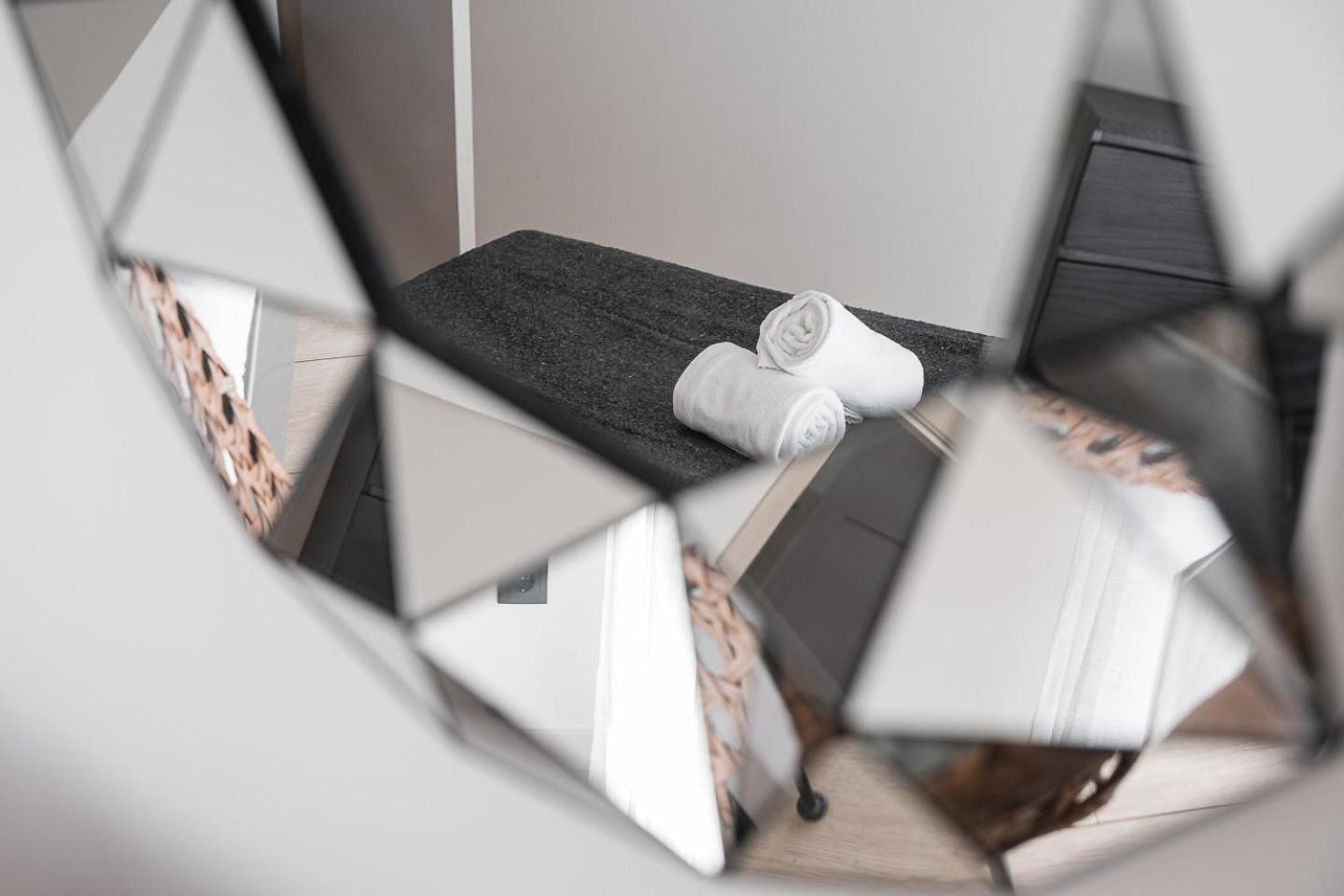 Guestready - Quental Wallpaper Near Marques Square Porto Bagian luar foto
