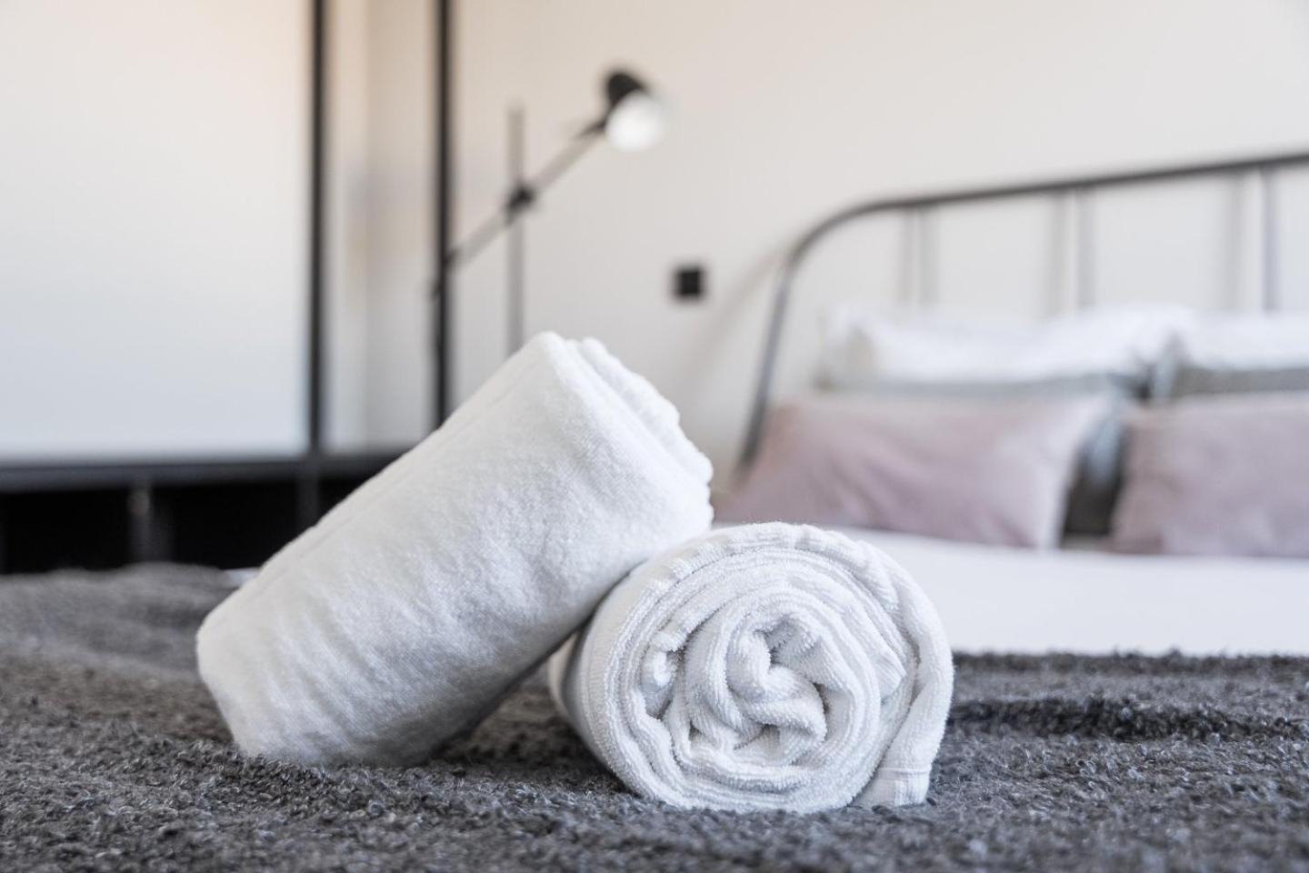 Guestready - Quental Wallpaper Near Marques Square Porto Bagian luar foto