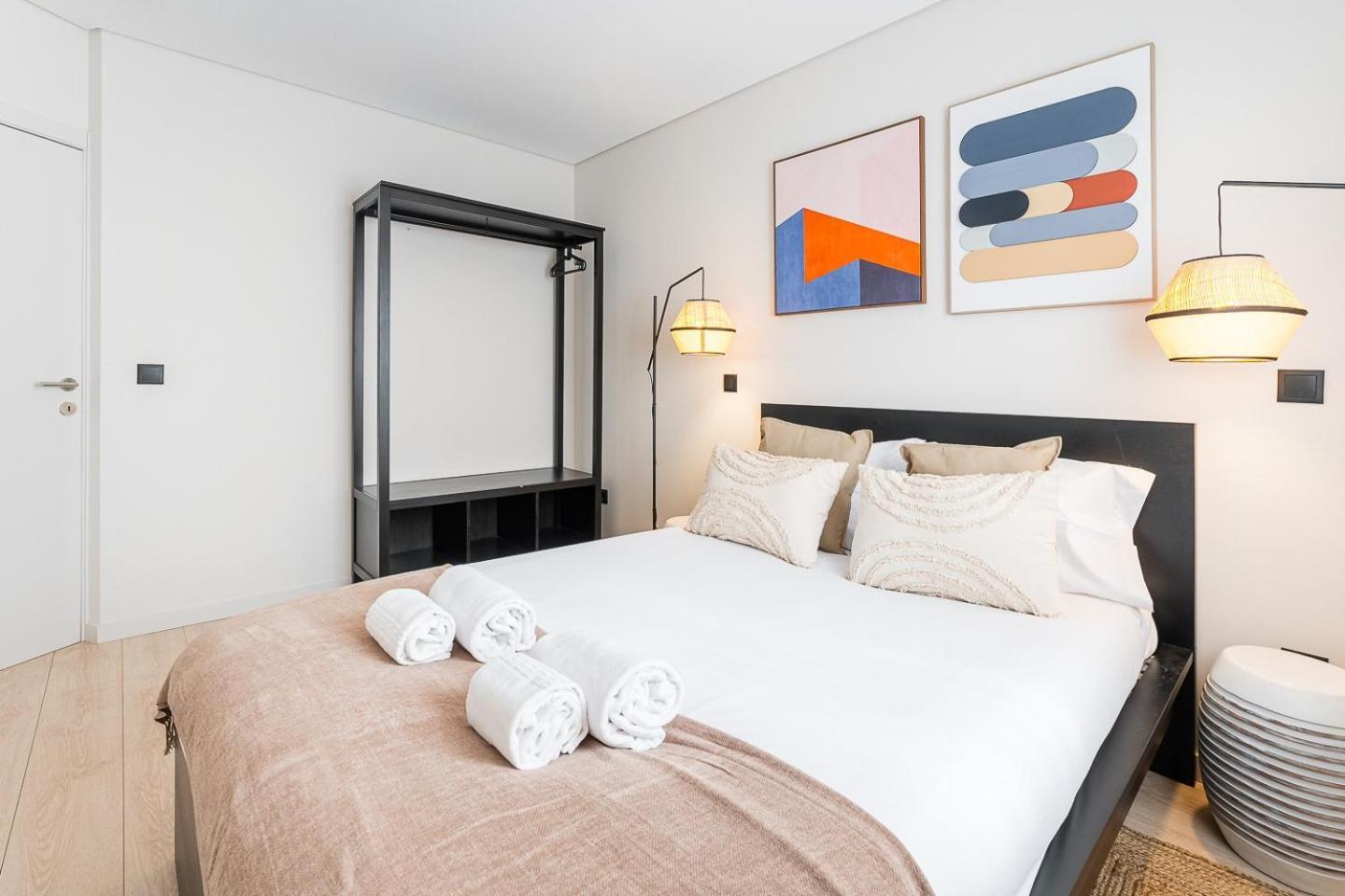 Guestready - Quental Wallpaper Near Marques Square Porto Bagian luar foto