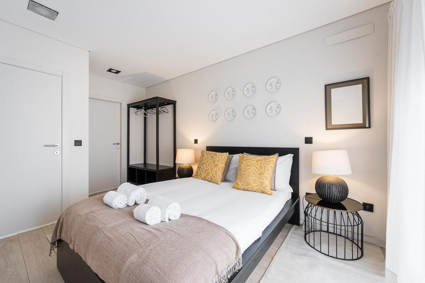 Guestready - Quental Wallpaper Near Marques Square Porto Bagian luar foto