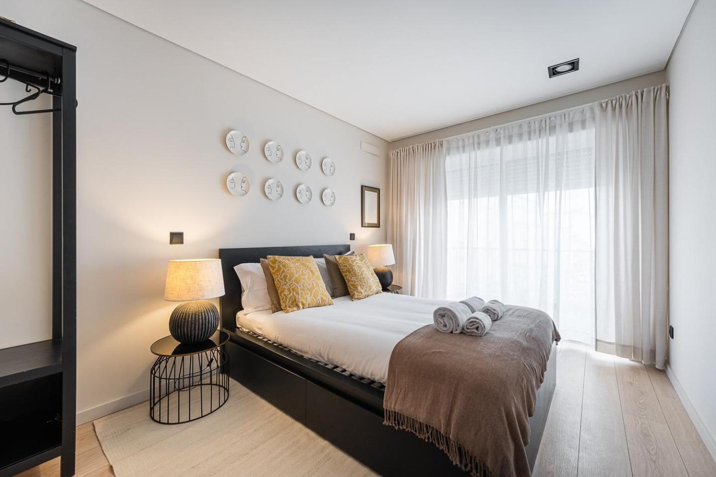 Guestready - Quental Wallpaper Near Marques Square Porto Bagian luar foto